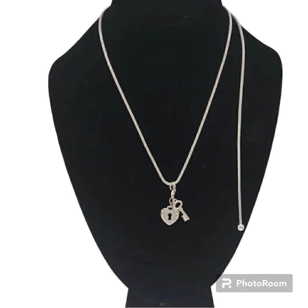 Guess Heart and key charm necklace NWT